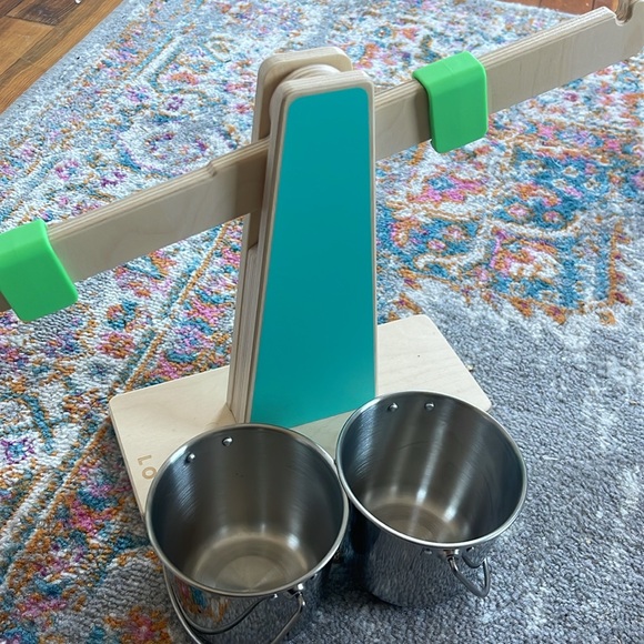 Lovevery Scale & Pails - Picture 2 of 2